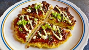 Okonomiyaki, czyli japoński omlet z kapustą